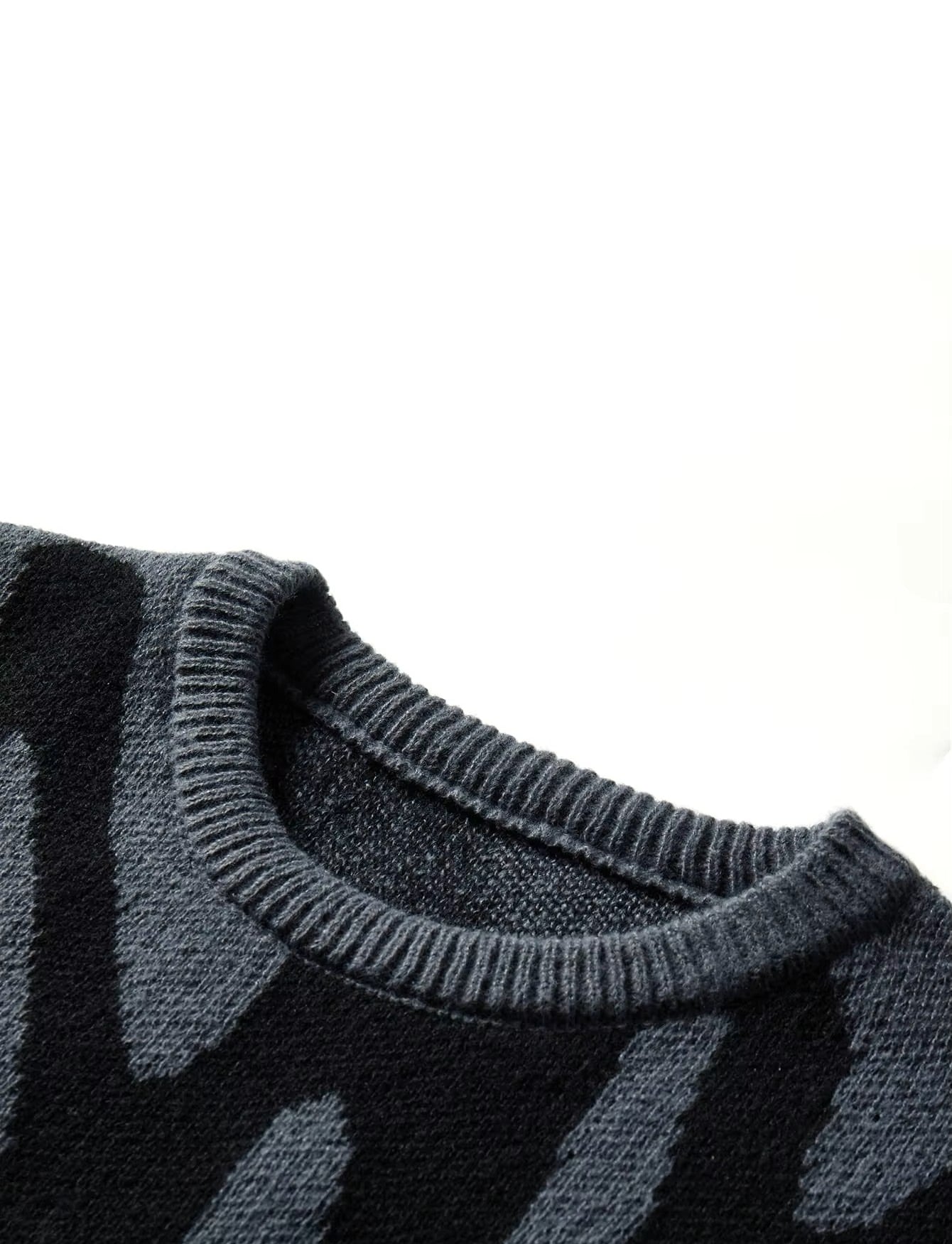 Léonie – The Boyfriend Sweater met Stijlvol Jacquardpatroon