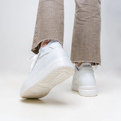 WHITE HEIGHT SNEAKER – unisex lifter voor elke zomerscene