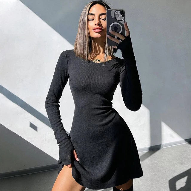 Selvina – Elegante Mini Dress met Lange Mouwen
